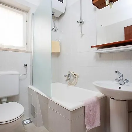 Eugen 2024 Apartman *